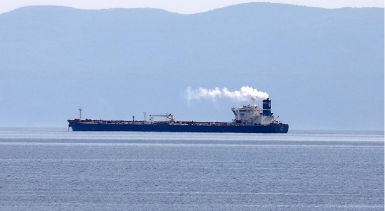 Tanker pun iranske nafte tjedan dana luta Jadranom