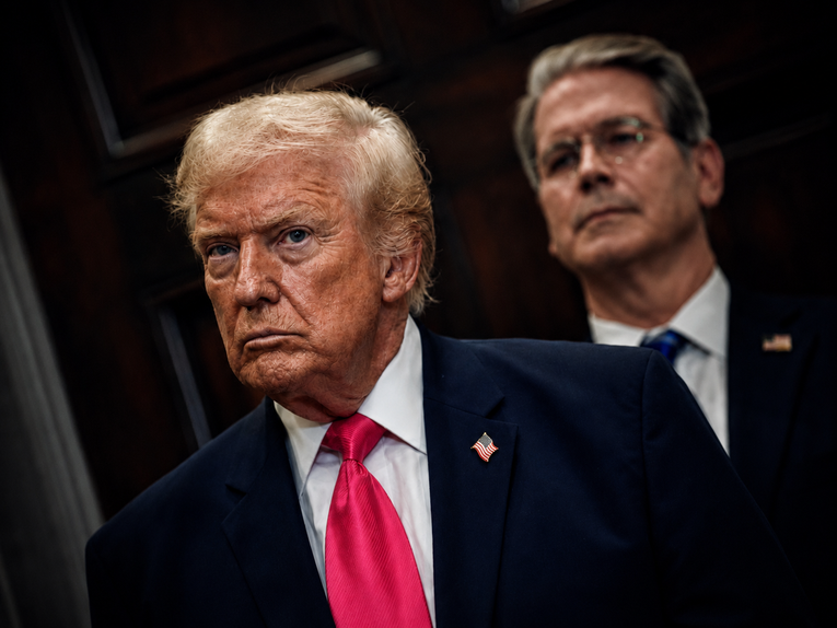 SAD pokrenuo veliki udar na Iran, ovaj put nije vojni. Trumpov ministar: Ovo je dan D