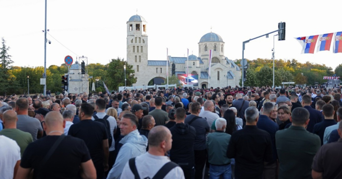 Danas pokop Ratka Mladića. Stigao i Vučićev sin