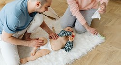 Edukatorica tvrdi da roditelji trebaju tražiti dopuštenje da bebama promijene pelenu