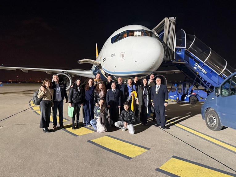 Evakuirani hrvatski hodočasnici iz Izraela večeras sletjeli u Zagreb