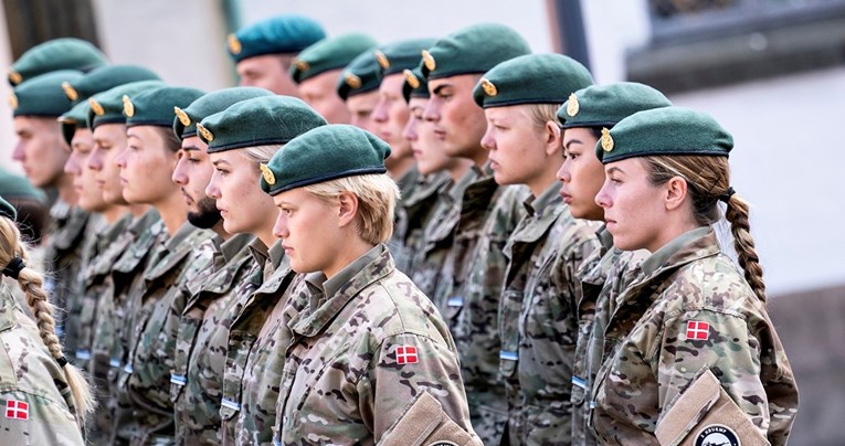 Danska uvela obvezan vojni rok za žene
