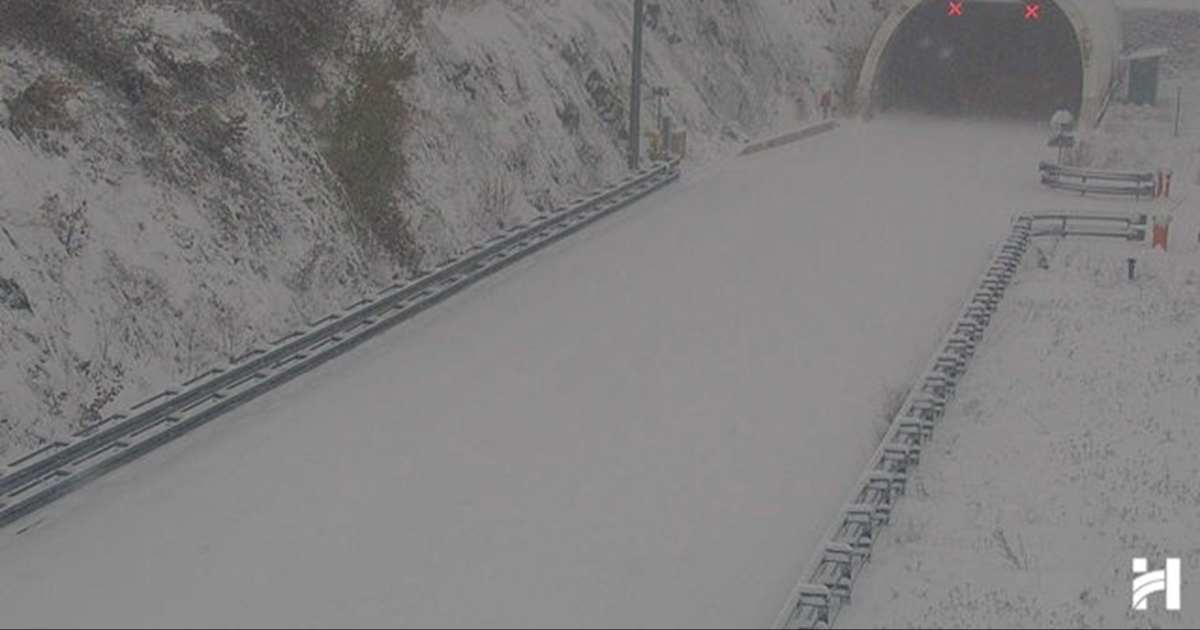 FOTO I VIDEO Pada snijeg. Problemi u prometu, zatvoren dio A1