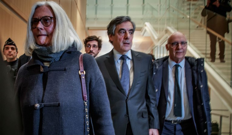Počelo suđenje bivšem francuskom premijeru i supruzi zbog uhljebljivanja