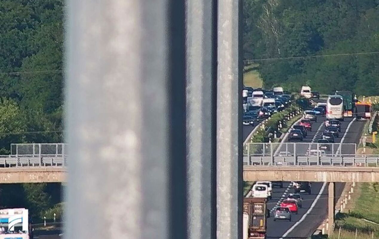 FOTO Kilometarske kolone na A1 u smjeru mora i zagrebačkoj obilaznici