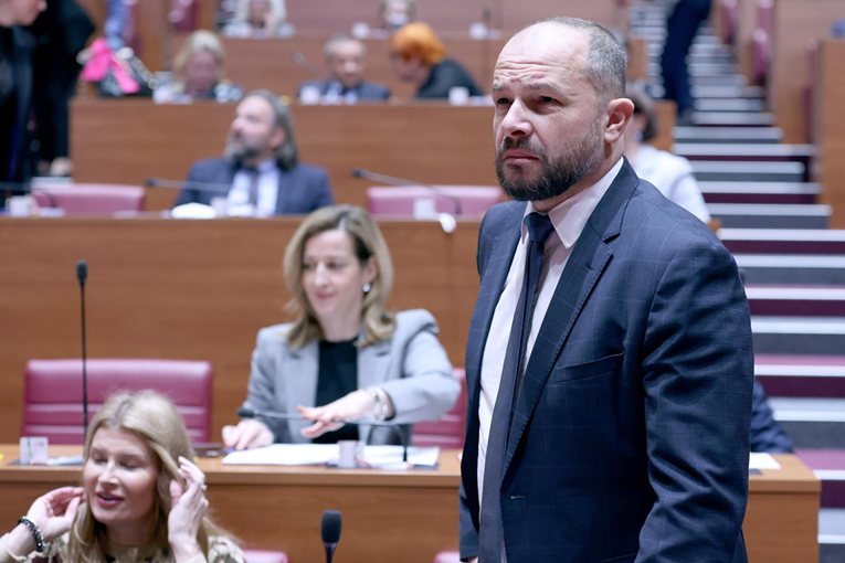 Hajdaš Dončić: Primijetio sam da je moju objavu lajkalo puno sumnjivih profila