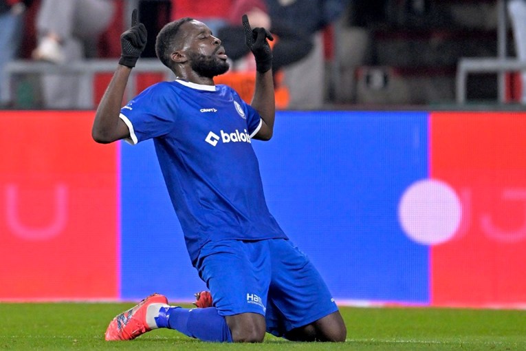 Kanga briljirao u pobjedi Genta. Zabio je hat-trick i dobio desetku