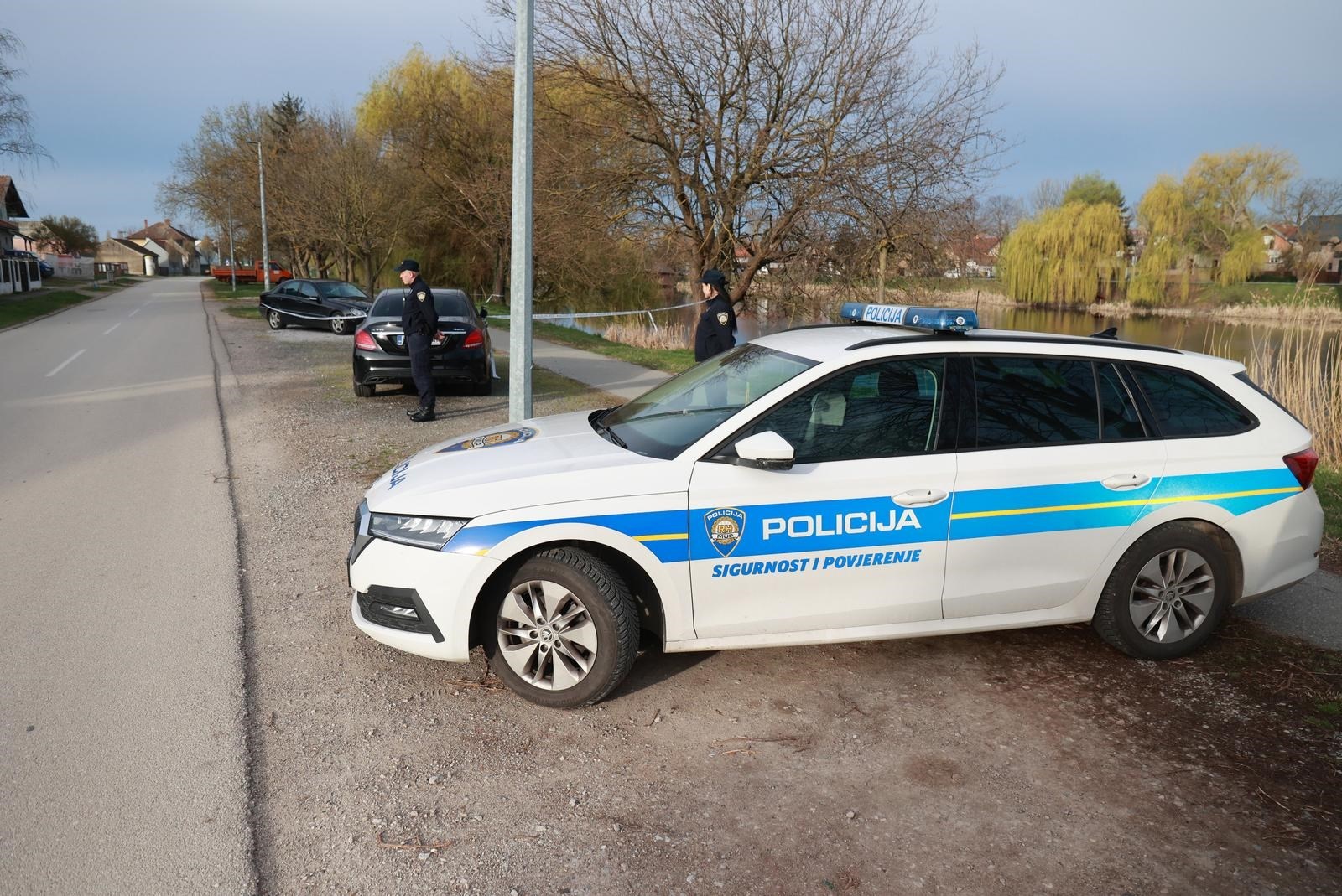 Policija je konačno javila da je pijani policajac vozio auto. Udaljen je iz službe