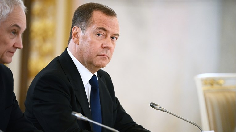 Medvedev: Članovi oporbe uključeni su u terorizam. Teroristi će biti istrijebljeni