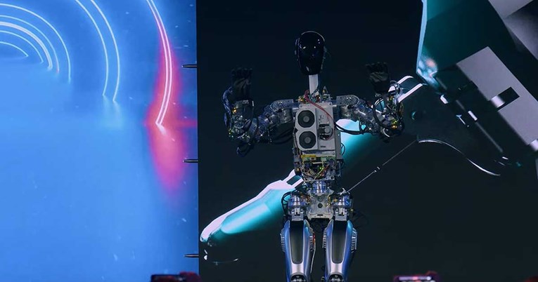 VIDEO Tesla predstavio vlastitog humanoidnog robota Optimusa