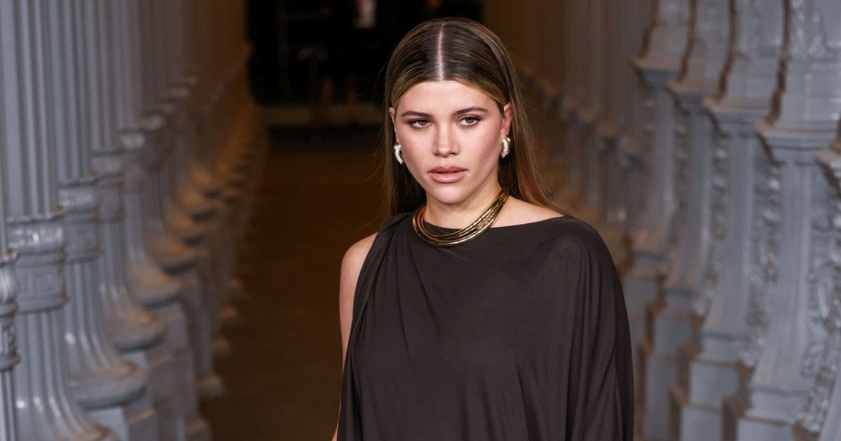 Smeđi nokti kao simbol tihog luksuza: Sofia Richie Grainge potvrđuje jesenski trend