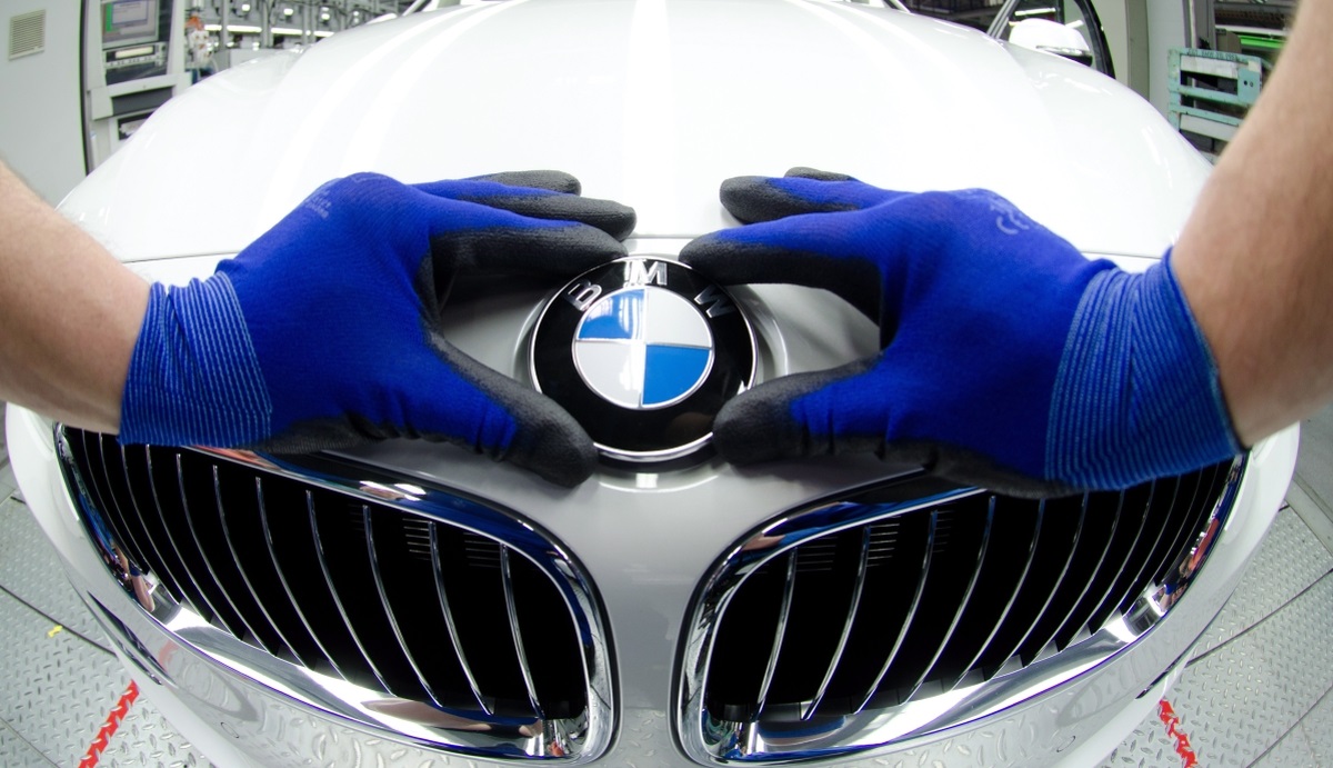 BMW otpustio zaposlenike koji su prodavali luksuzne aute u Rusiju