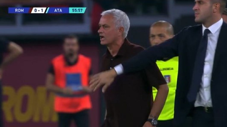 Mourinho: "Jebi se! Kurčino! Kurvin sine!" Sudac: Crveni karton