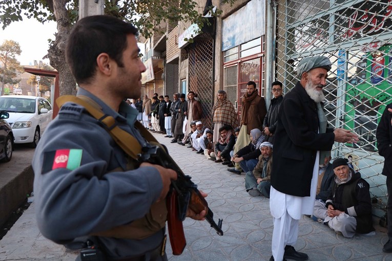 U Afganistanu broje glasove, izbore obilježilo nasilje i 36 mrtvih