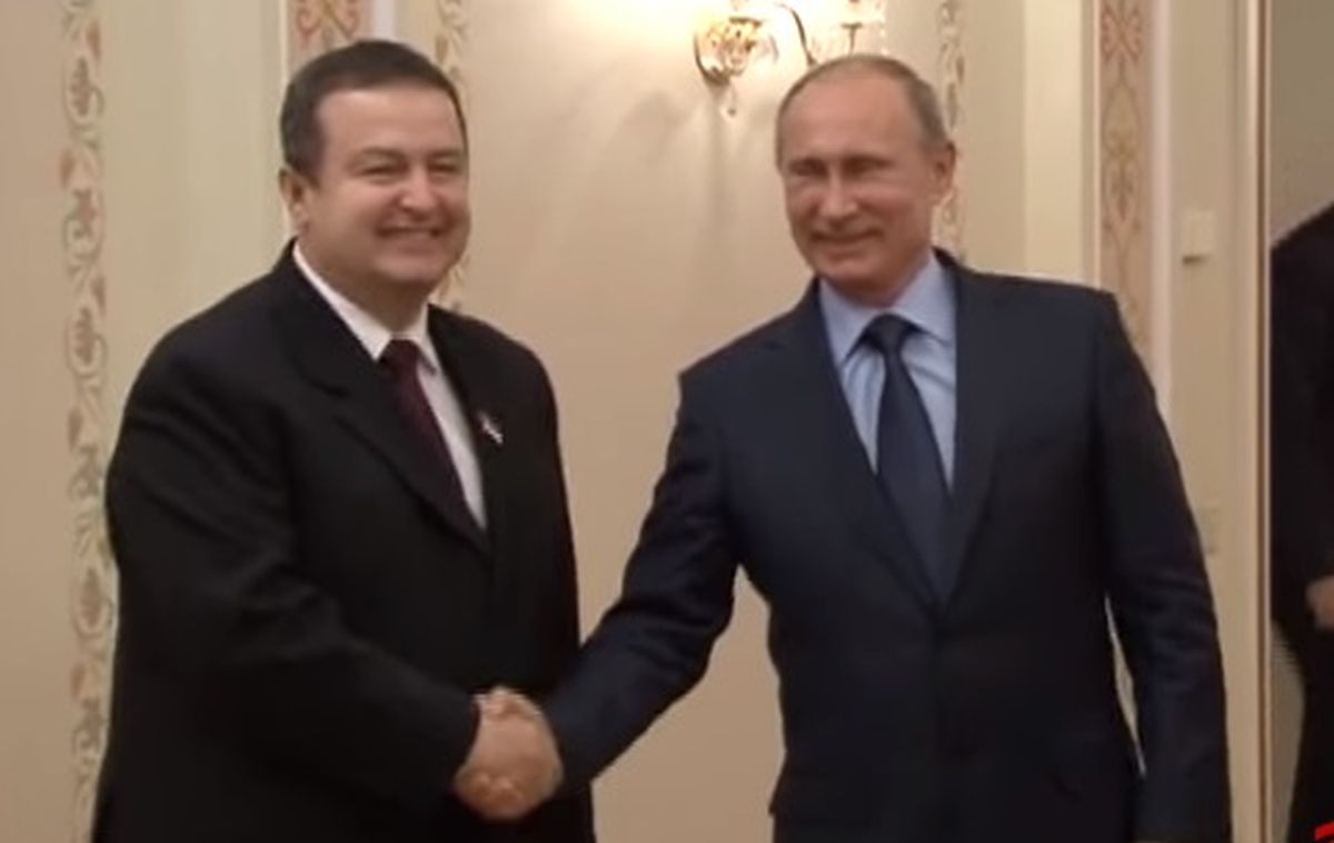 Dačić otpjevao Putinu dvije pjesme, "Kaljinku" i "Rjabinušku"