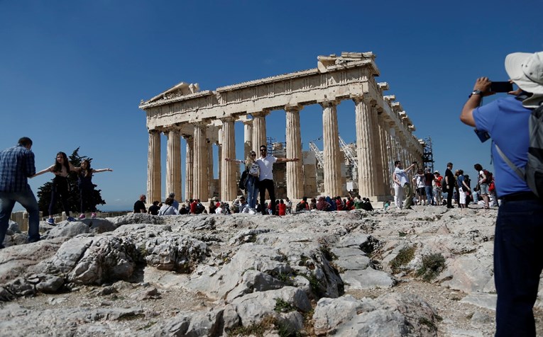 Zbog paklenih vrućina zatvara se Atenska akropola