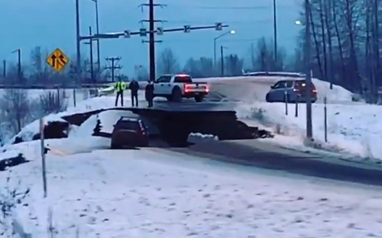 VIDEO Prve snimke s Aljaske nakon potresa pokazuju štetu koju je napravio