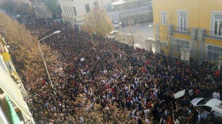 Tisuće albanskih studenata na ulicama zbog previsokih školarina