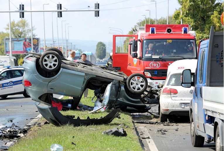 Strašna nesreća u zagrebačkim Gajnicama, čudo je da su svi preživjeli