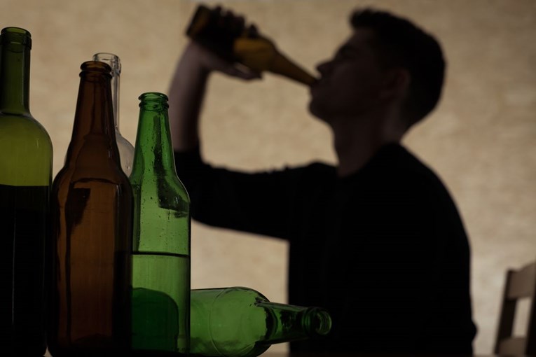 250.000 Hrvata su alkoholičari