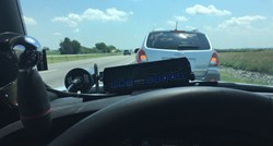 Američki policajac kaznio vozača za presporu vožnju i postao hit na društvenim mrežama