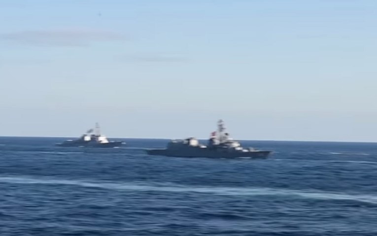 Američki ratni brodovi plovili kraj otoka koje svojata Kina