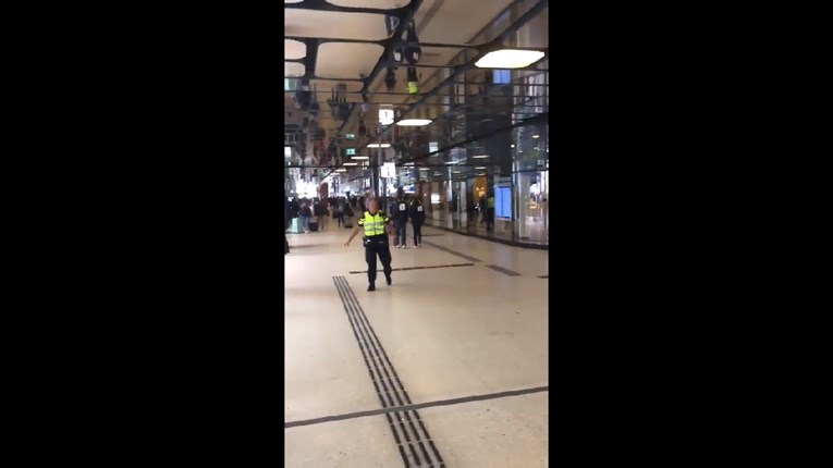 Dvoje ranjenih u napadu nožem na željezničkoj stanici u Amsterdamu