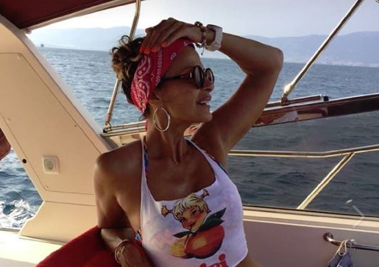 Ana Sasso pozirala u Pipi majici i pokazala da i u 56. godini izgleda sjajno