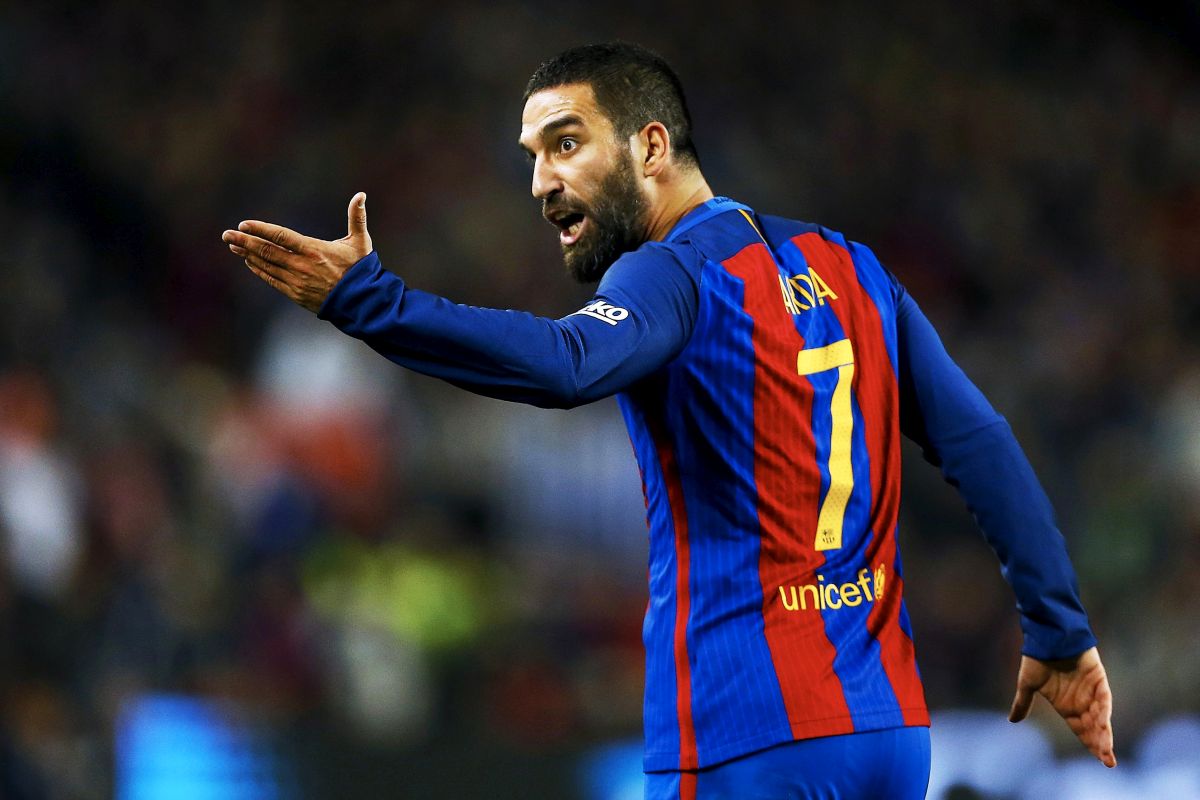 Arda Turan se upucavao ženi pjevača pa mu slomio nos