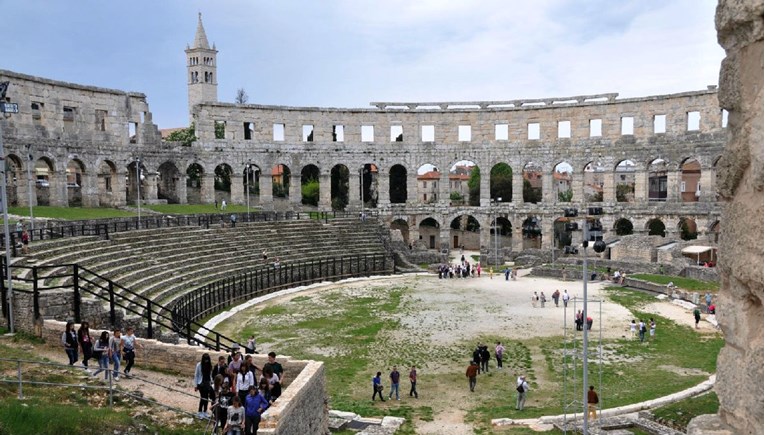 Ured Janice Kostelić pomiješao pulsku Arenu i rimski Koloseum