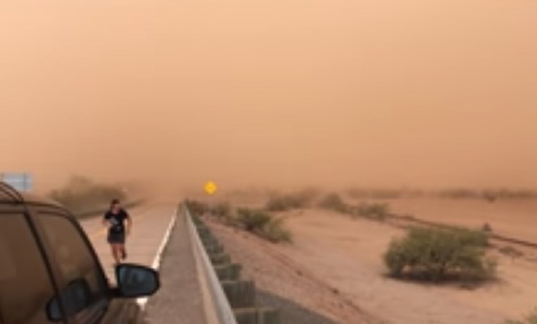 Pješčana oluja zavila Arizonu u prašinu, pogledajte snimke