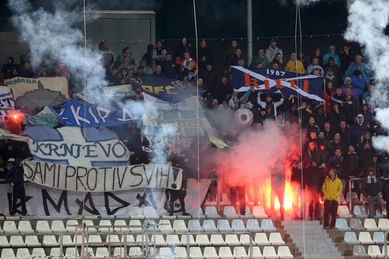 Armada prekinula derbi, vrijeđala Miškovića i Bišćana, ostatak stadiona slavio