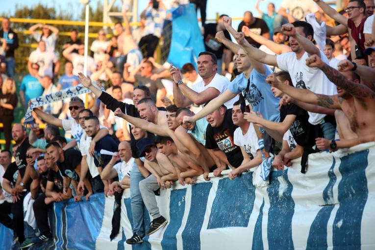 Armada sada navija za Rijeku, Mišković im posvetio trofej