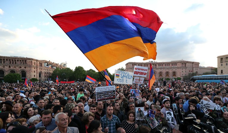 Parlamentarni izbori u Armeniji, očekuje se pobjeda saveza Moj korak