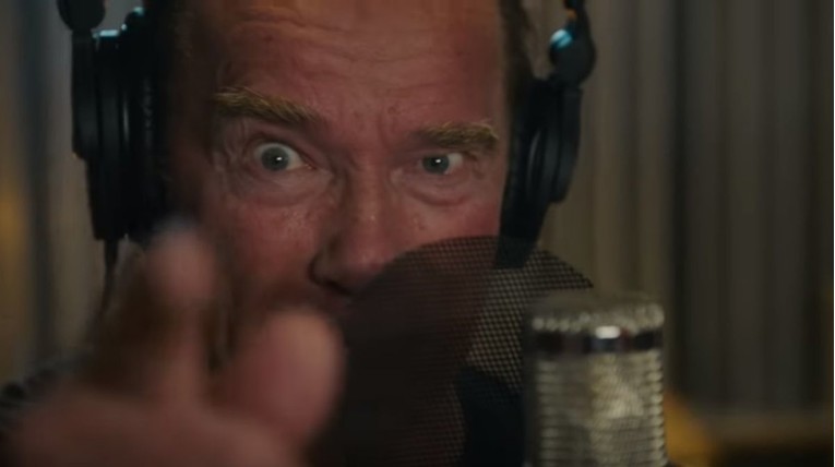 Morate čuti kako Arnold Schwarzenegger repa u pjesmi o sebi: "I'll be back"