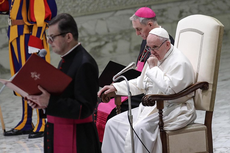 Papa u Vatikanu okupio biskupe. Tema: svećeničko seksualno zlostavljanje djece