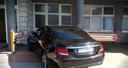 Čiji je to Mercedes stao na ulaz na Hitnu u Splitu? Prodaje ga Jolly