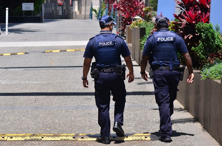 Hrvat policajac iz Australije želio oženiti djevojčicu pa pobjegao u Hrvatsku