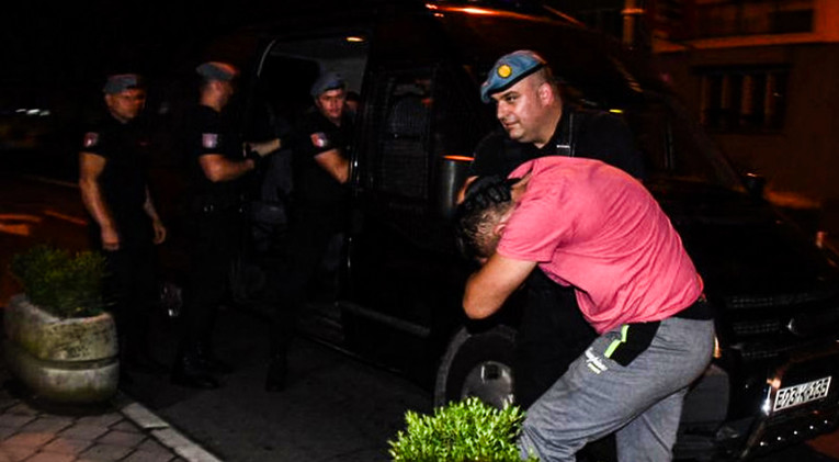 Banda iz Sarajeva maskirala se u policajce i opljačkala migrante