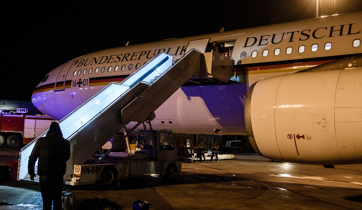 Merkel nakon misterioznog kvara aviona otišla u Argentinu komercijalnim letom