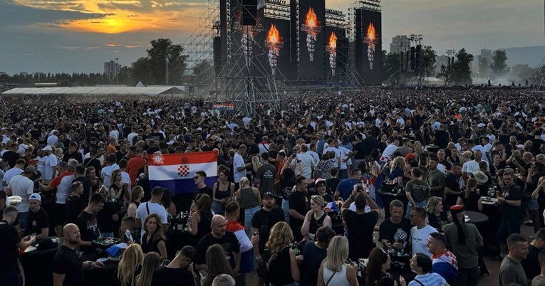 HDZ-ov župan objavio fotografije s koncerta Thompsona. U prvom planu ustaška zastava