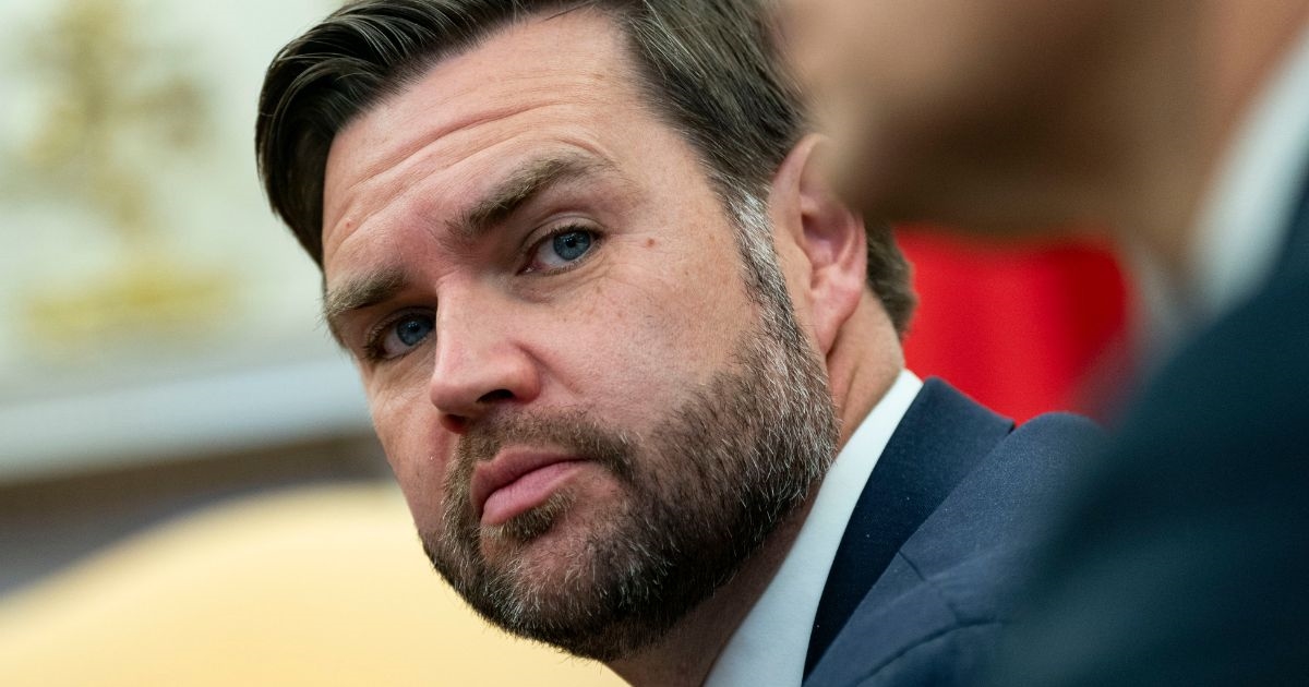 Vance s Grenlanda napao Dansku. Odgovorili mu