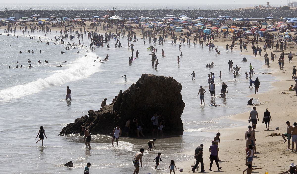 Amerikanci proveli Memorijalni dan na plažama i u parkovima