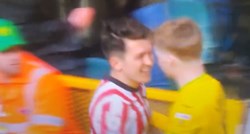 Igrač Sunderlanda poljubio protivnika u usta