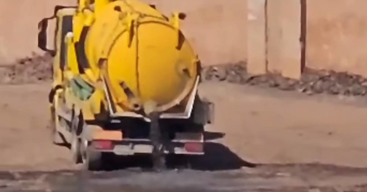 VIDEO Kamion u cementari u Puli ispustio tamnu tekućinu uz more. Oglasila se tvrtka
