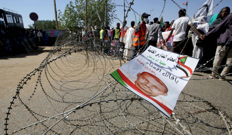 Smrtna kazna za 27 pripadnika obavještajne službe u Sudanu, ubili prosvjednika