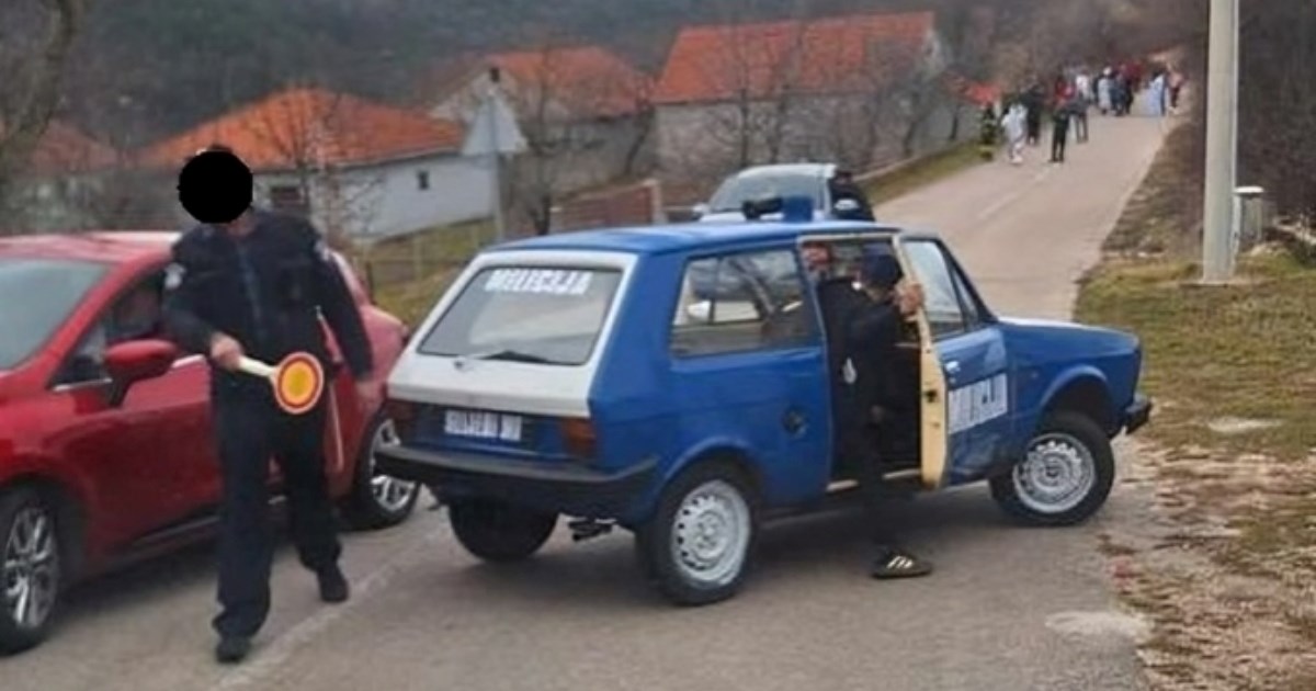 "Zaustavila ga milicija": Fotka iz Ogorja totalni je hit na Fejsu, jasno je i zašto