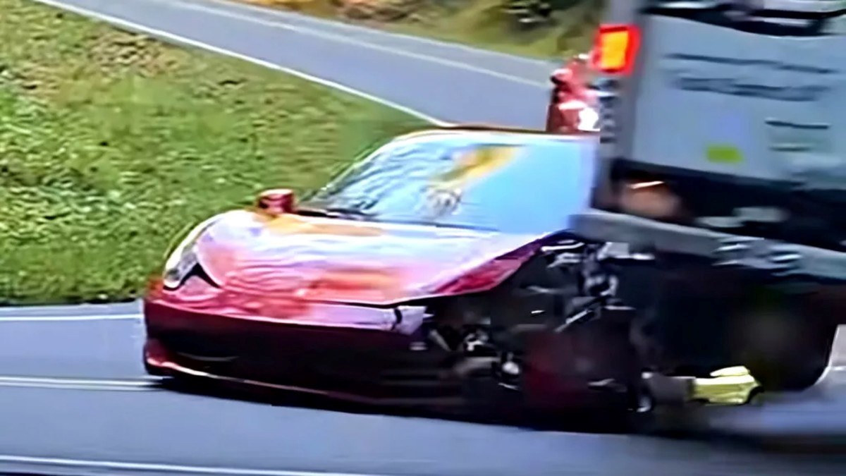VIDEO Ovo boli: Pogledajte kako je Ferrarijem pomeo kamion