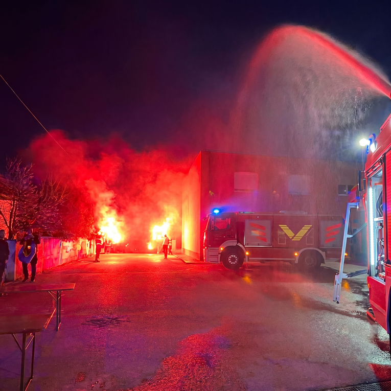 Emotivni prizori u Solinu: Vatrogasci dočekali kolegu koji je 34 dana hodao do Rima