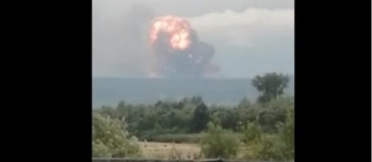 VIDEO U Rusiji gore skladišta s 40.000 topovskih granata, više ljudi ozlijeđeno